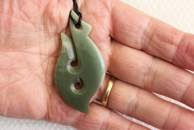 BEAUTIFUL KORU/ HOOK PENDANT INANGA POUNAMU #195 Carousel 2