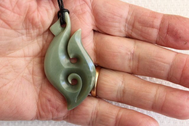 BEAUTIFUL KORU/ HOOK PENDANT INANGA POUNAMU #195 Carousel 1