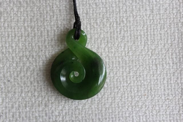 BEAUTIFUL KORU-TWIST **KAHURANGI POUNAMU ** #402 Carousel 3