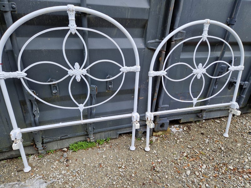 Cast-iron single bed end's. Carousel 1