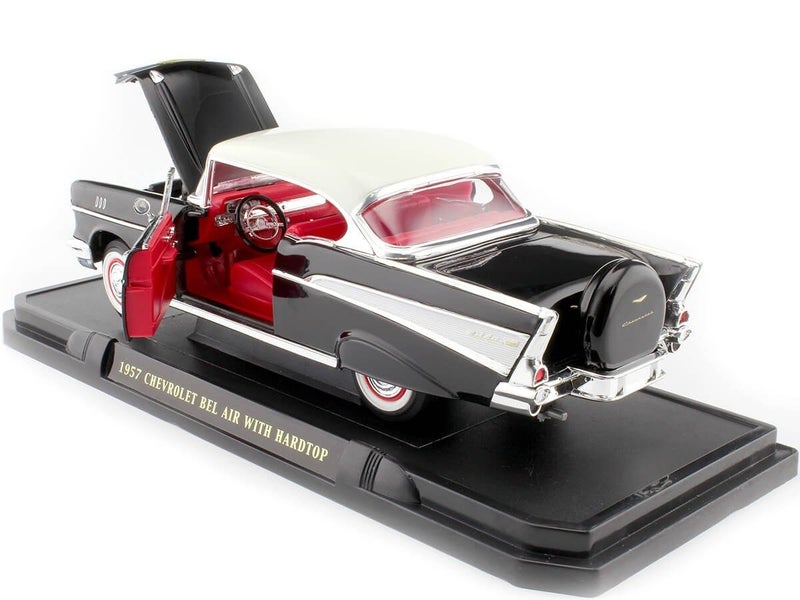 1/18 1957 Chevrolet Bel Air Hard Top Carousel 1