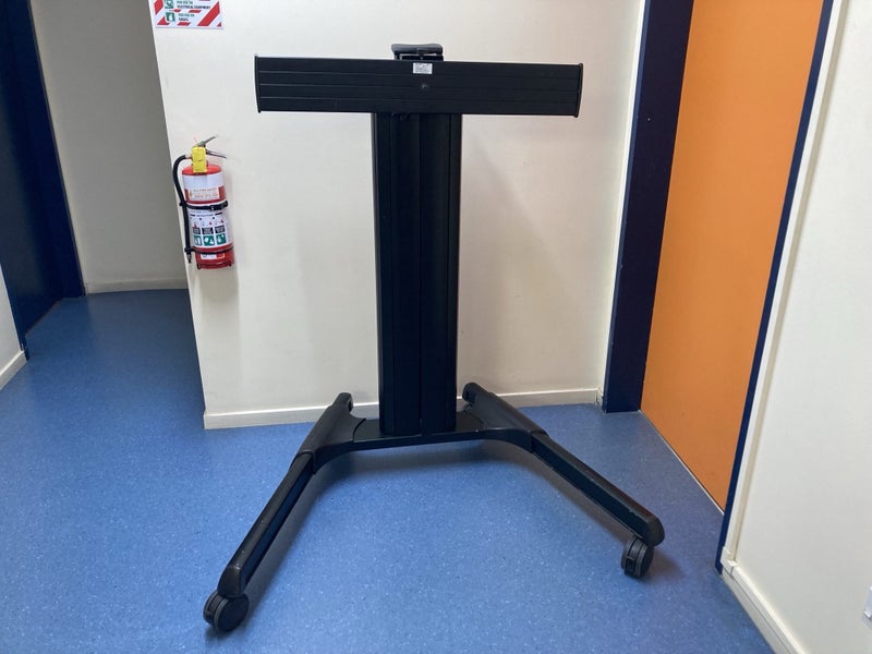 TV wheeled stand Carousel 1