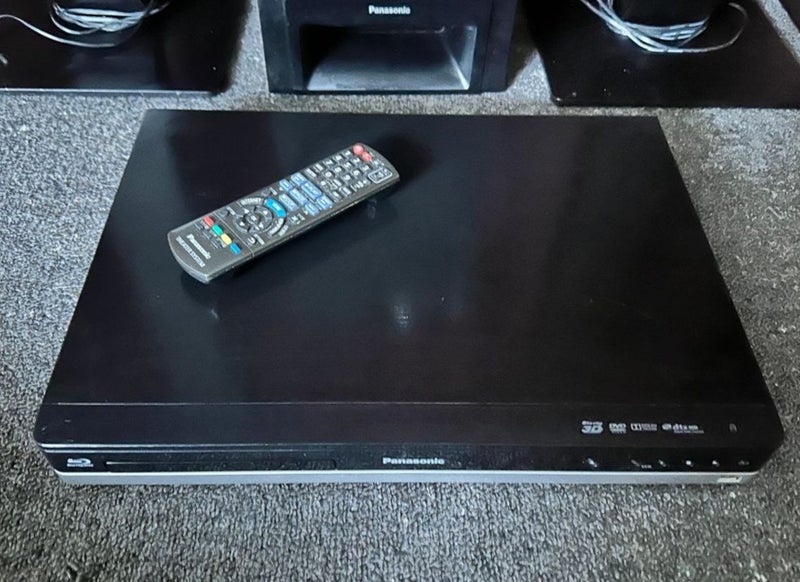 Panasonic Bluray Home Theatre System: SC-BTT785 1000w RMS power Carousel 1