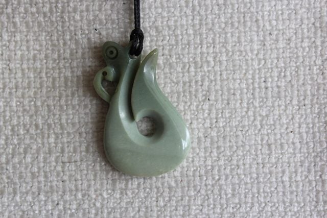 BEAUTIFUL MANAIA PENDANT INANGA FLOWER #D9 Carousel 3