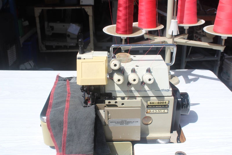 OVERLOCKER INDUSTRIAL 4 THREAD KINGTEX SPECIAL 20 % OFF Carousel 2