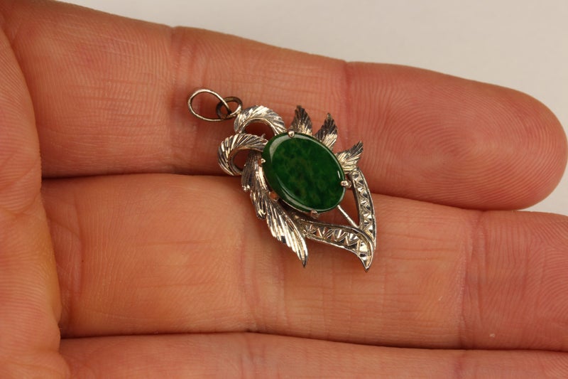 14ct White Gold Nephrite pendant Carousel 5