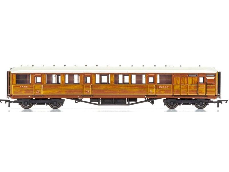 Hornby HOR R4826 LNER 61'6" Gresley Crrdr Comp Carousel 1