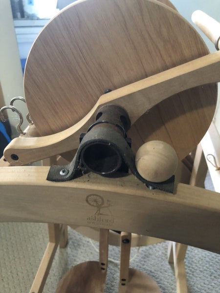 Ashford country double treadle spinning wheel Carousel 5