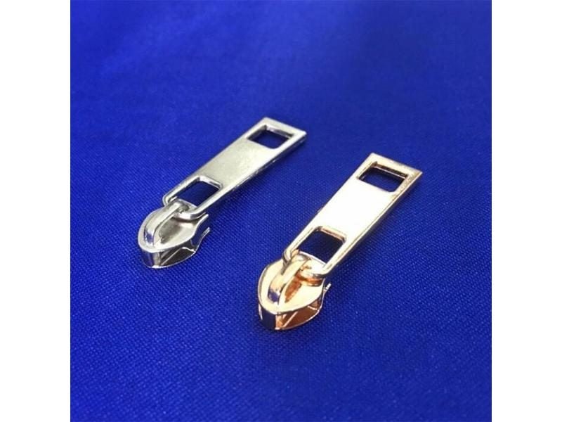 Zip Zippers Carousel 1