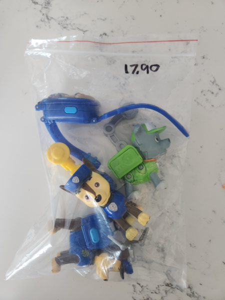 Paw Patrol toys and watch Carousel 2