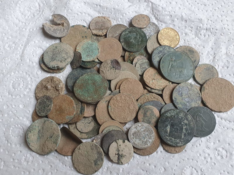 Lot of 88 uncleaned Modern Spanish coins 1850-1950 AD (metal detector finds) Carousel 4