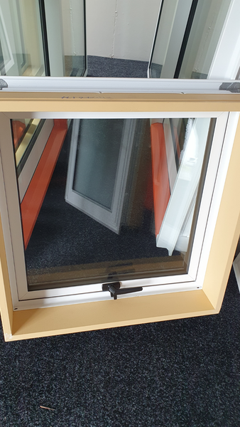NEW Double Glazed White window 600 H x 600 W Carousel 2