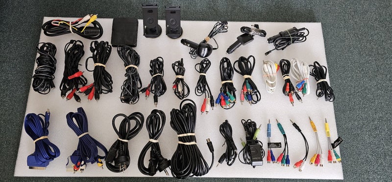 X32 Bulk Of Audio & Video System Cables /Speaker Cables & Monitor AC Cords Carousel 1