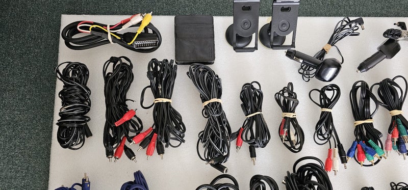 X32 Bulk Of Audio & Video System Cables /Speaker Cables & Monitor AC Cords Carousel 2