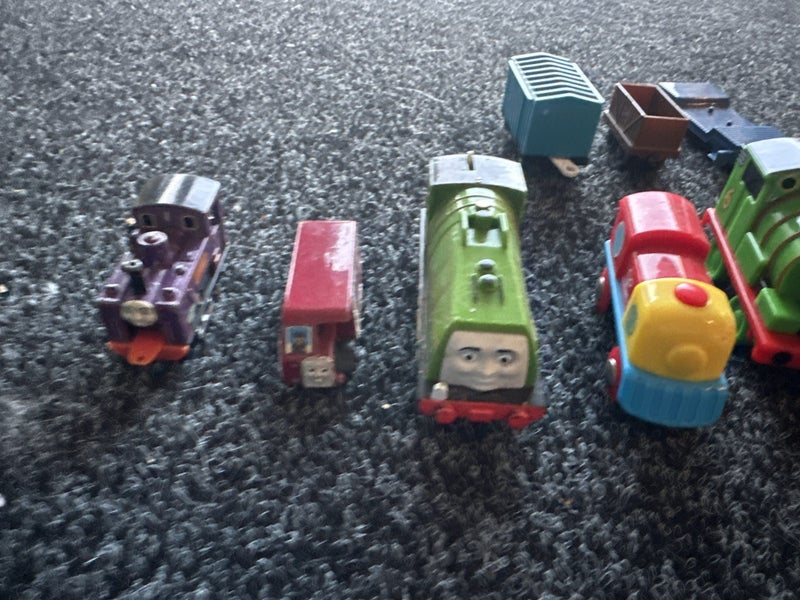 21 vintage Thomas engines plus more bulk Carousel 2
