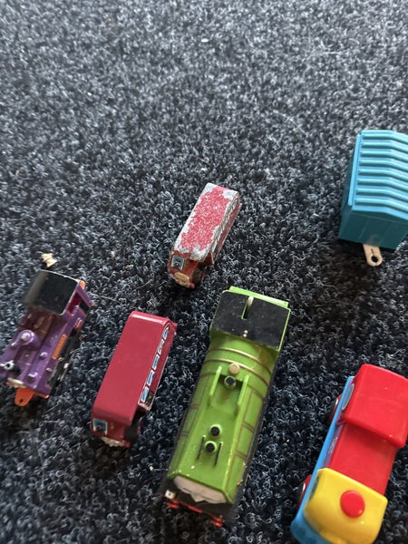 21 vintage Thomas engines plus more bulk Carousel 7