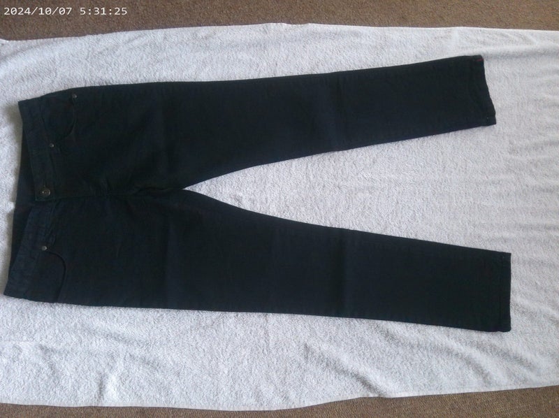 MAYA-BLACK JEANS SZ10 Carousel 1