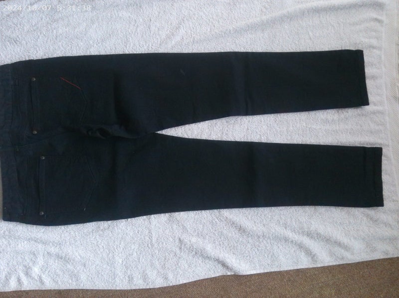 MAYA-BLACK JEANS SZ10 Carousel 2