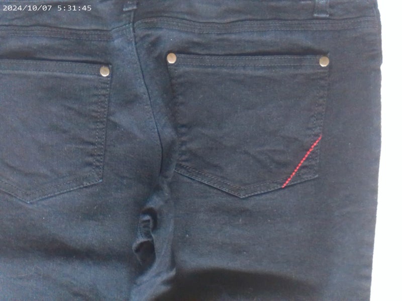 MAYA-BLACK JEANS SZ10 Carousel 3