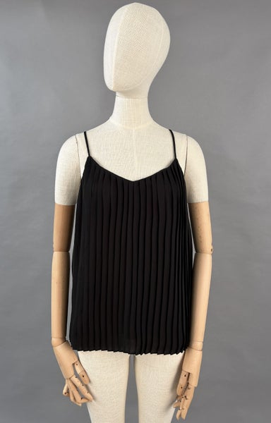 EXPRESS - Black Pleated Top Carousel 1