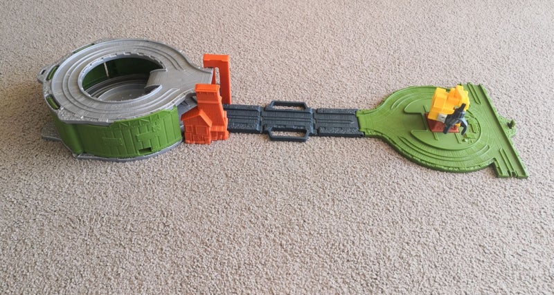Thomas Take-n-Play Reg Scrapyard Carousel 1