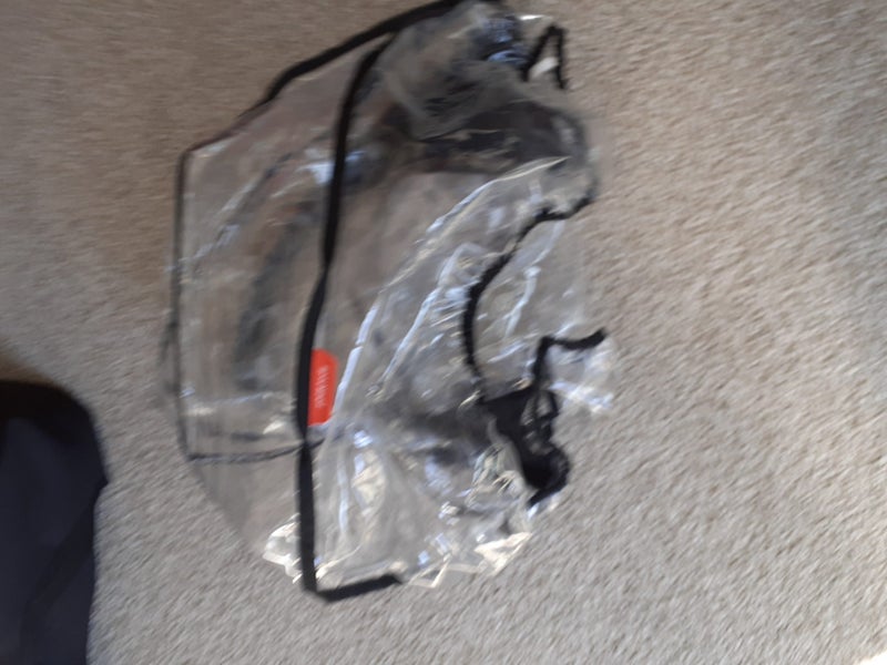 Phil n Teds baby carrycot winter cover Carousel 2