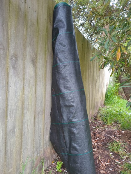 Longlife Weed Mat with Staples Carousel 1