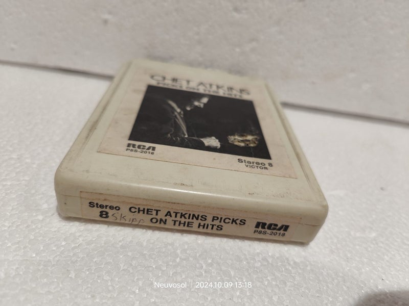 8 Track - Chet Atkins - Picks On The Hits Carousel 2
