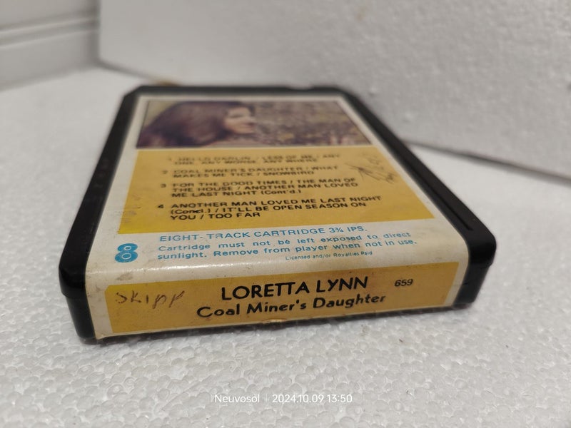 Loretta Lynn Coal Miner's Daughter ( 8-Track Tape ) Carousel 2