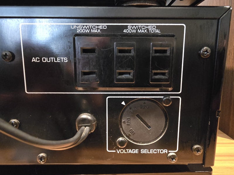 Yamaha C-4 Pre-amp & M-4 Power Amp Carousel 20