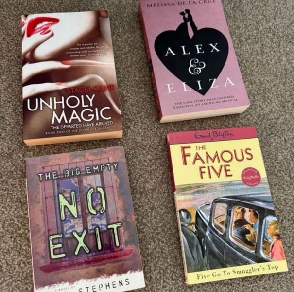 assorted book bundle x6 $5 reserve Carousel 1