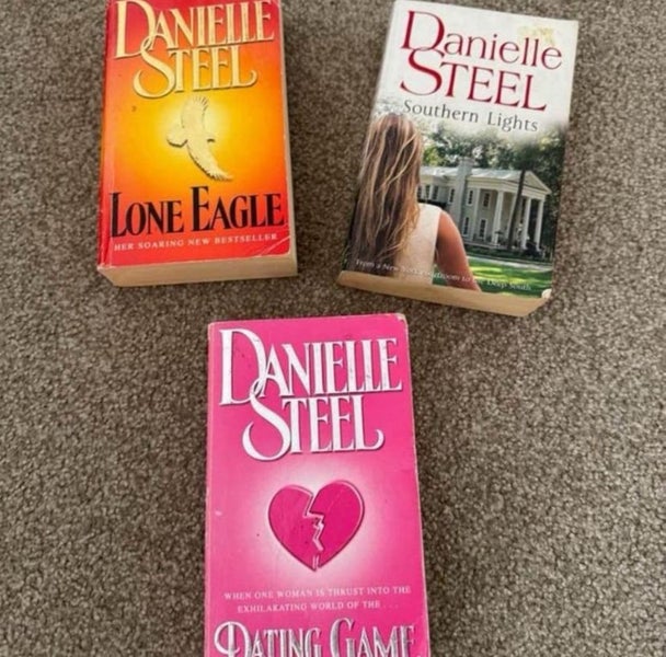x3 Danielle Steel book bundle $5 reserve Carousel 1