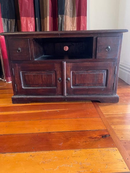 TV Stand Carousel 1