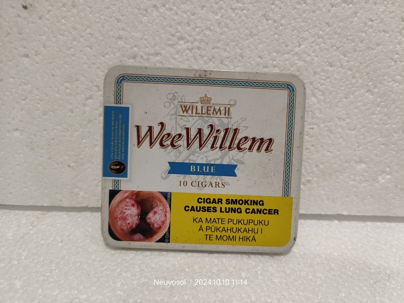 WeeWillem Blue 10 Years , Metal Tin - 90x80x10mm Carousel 1