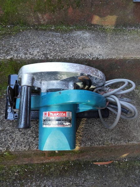 Makita 5900B Circular Saw Carousel 2