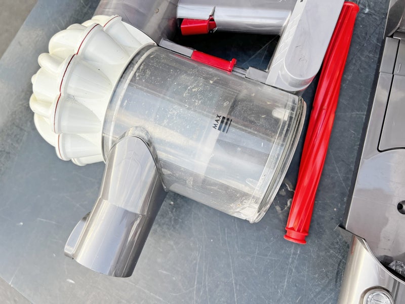 Dyson Vacuum Cleaner - for parts only Carousel 2