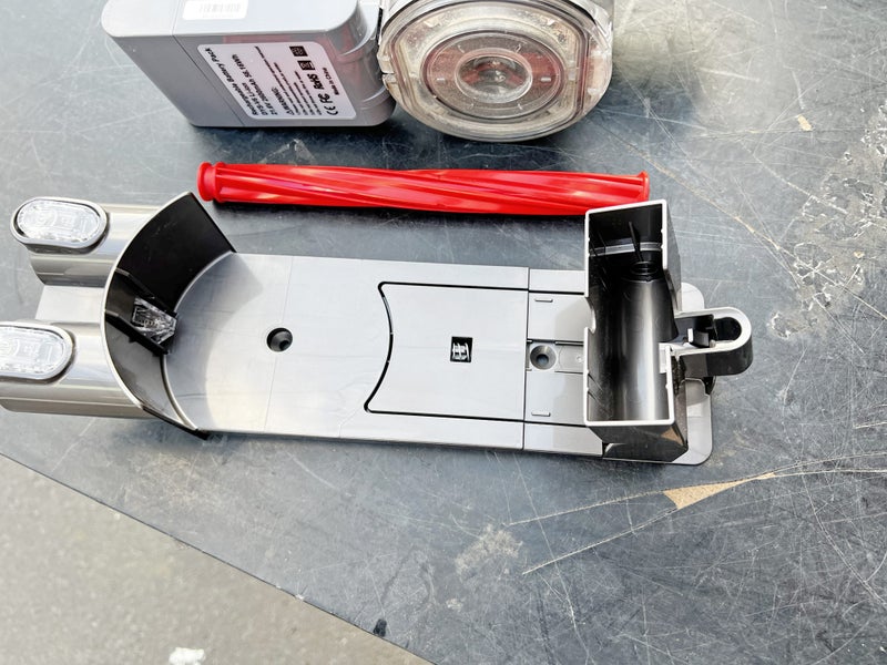 Dyson Vacuum Cleaner - for parts only Carousel 6