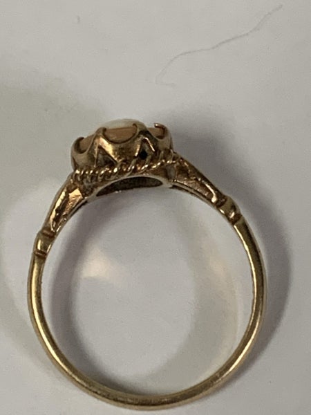 9ct Cameo Gold Ring Carousel 6