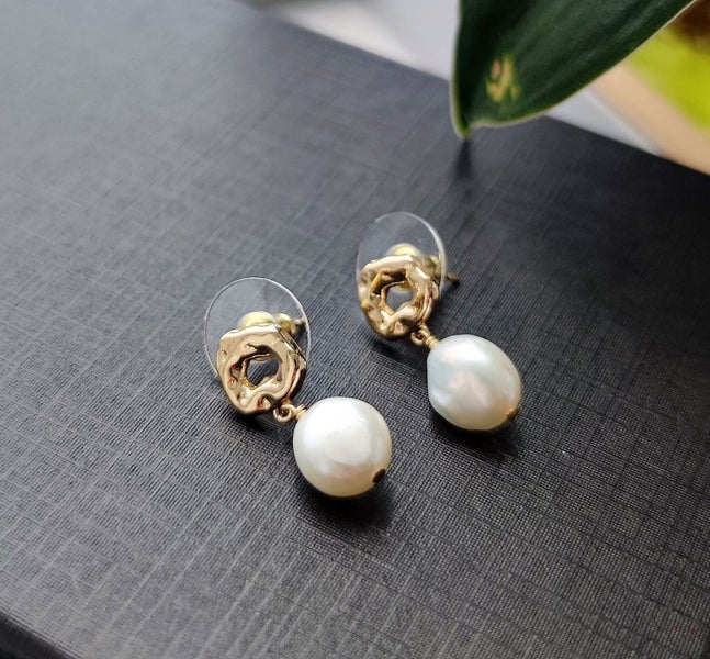 (100% Natural Pearl) Baroqu Pearl Drop Earrings EBZ10JX-1 Carousel 1