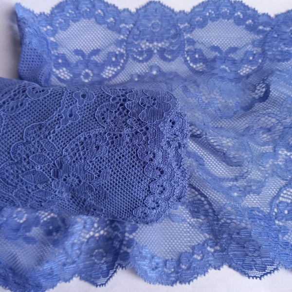 Lace 3 meters 17cm wide Carousel 2