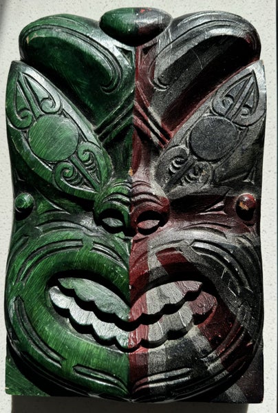 Maori Carving “ Face Of A Nation ” 1962 Carousel 2