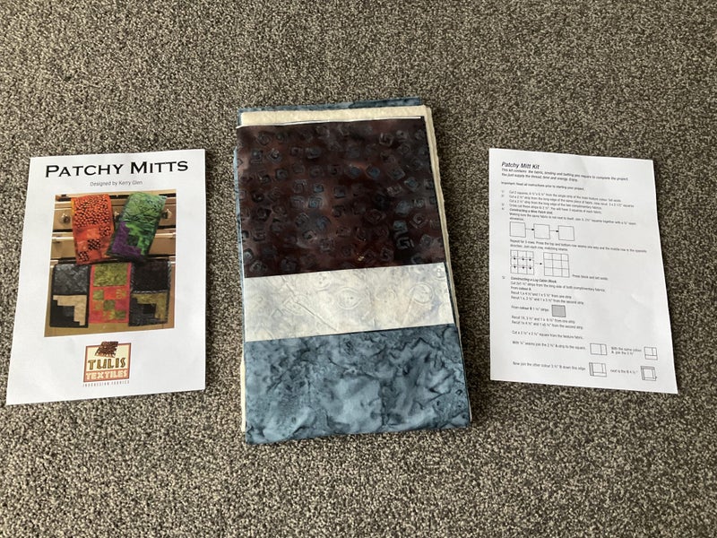 Quilting kit oven mitts NEW Carousel 1