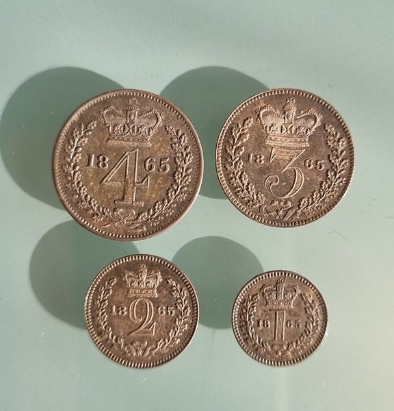1865 Queen Victoria Young Head Silver Maundy Coin Set Carousel 1