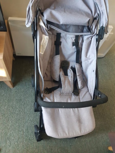Baby stroller in excellent condition. Carousel 3
