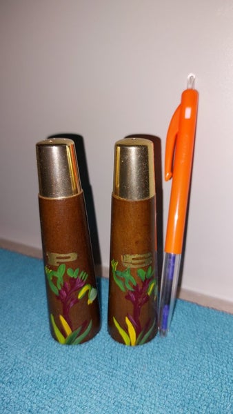 Retro Salt and Pepper Shakers Carousel 2