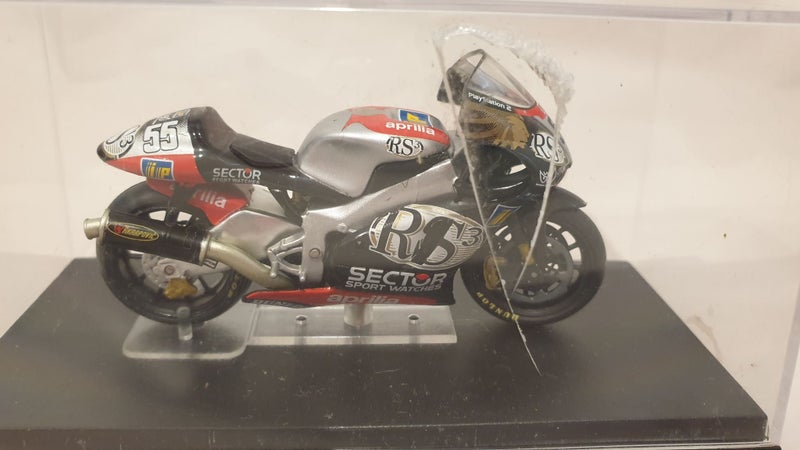 2002 APRILIA RS3 REGIS LACONI 1:24 SCALE RACING SUPERBIKE COLLECTION MOTOGP BIKE Carousel 6
