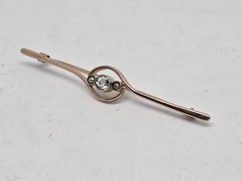 Vintage 9ct Aquamarine with two seeds Pearl Brooch Carousel 7