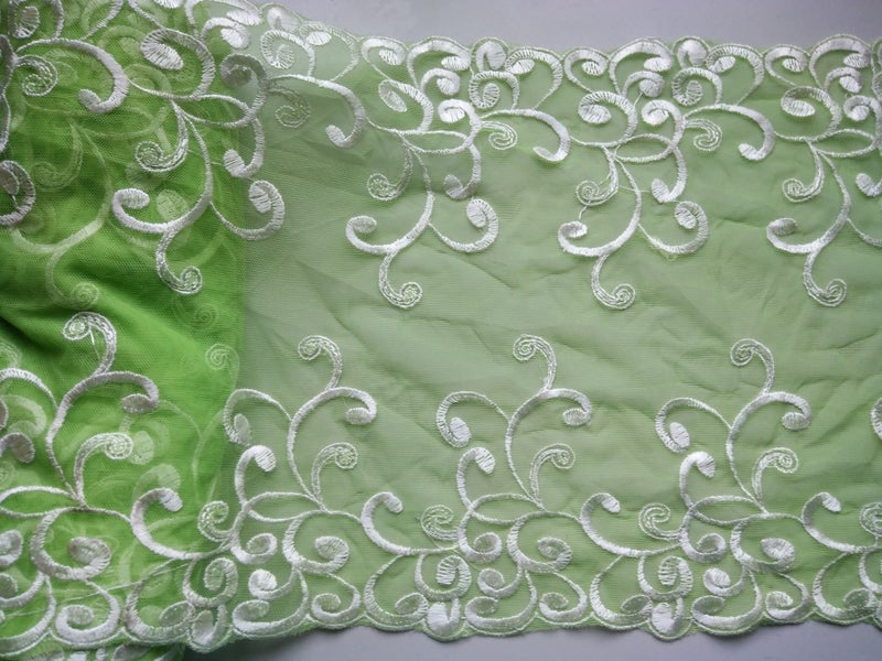 lace 3.7 meters 29cm wide Carousel 1