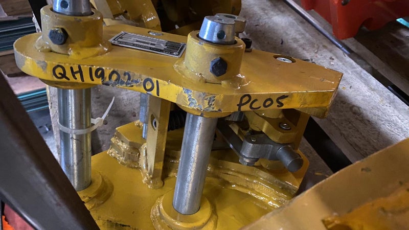 Manual Quick Hitch for Komatsu PC05 Carousel 1