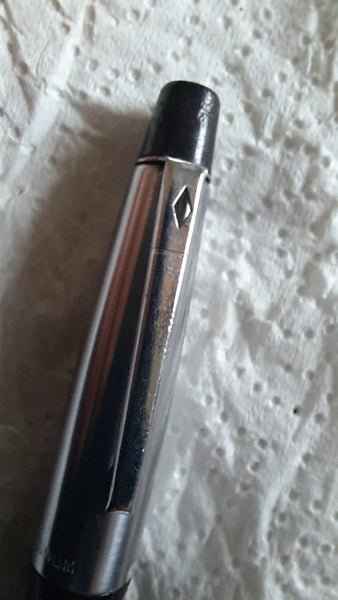 Varsity Pressmatic Fountain pen Carousel 9